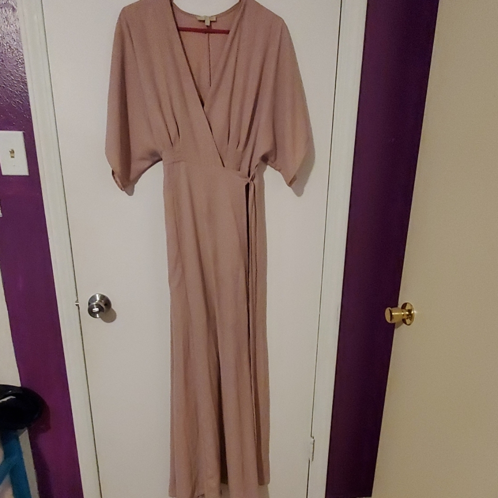 Wrap dress - Picture 1 of 3